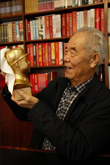 “雷锋人”永远是年轻!