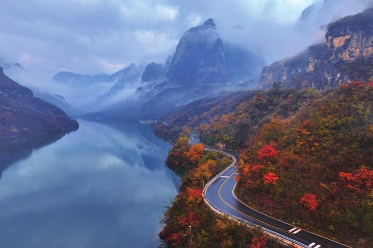 子房湖的诗意山水