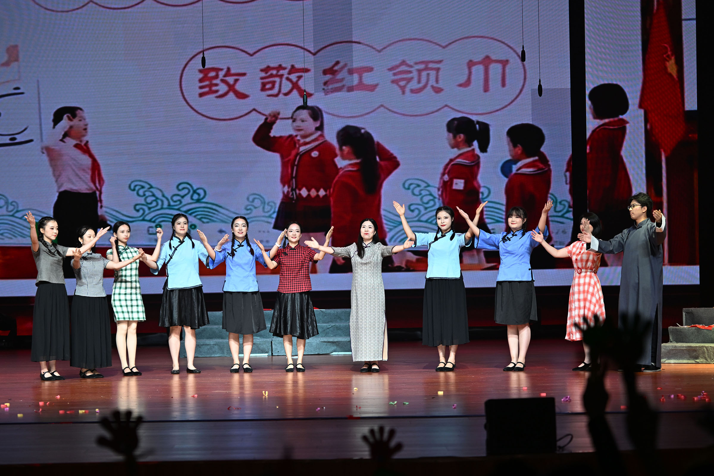 内江东兴区椑木镇：多彩文化迎国庆